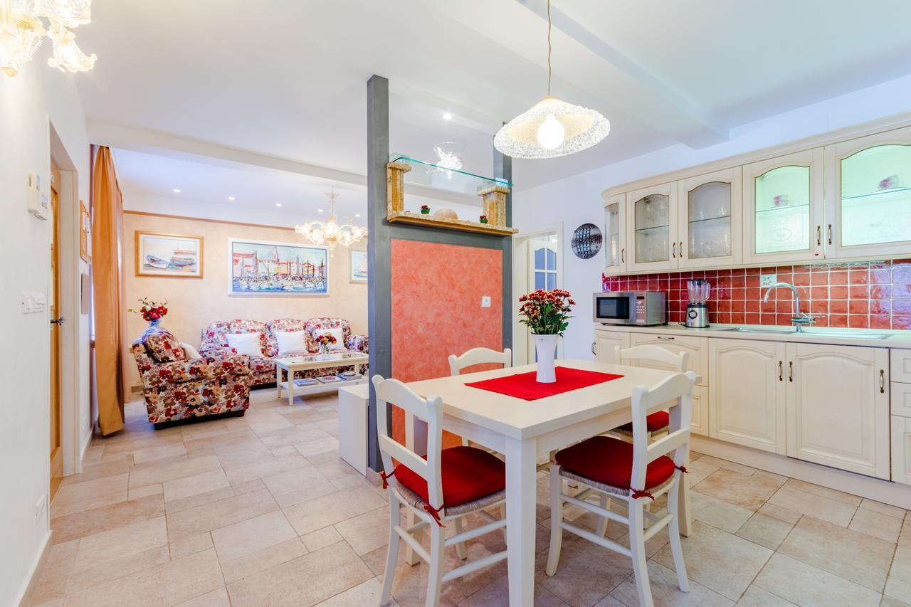 Apartments Villa Camellia - Adults Only Supetar Luaran gambar