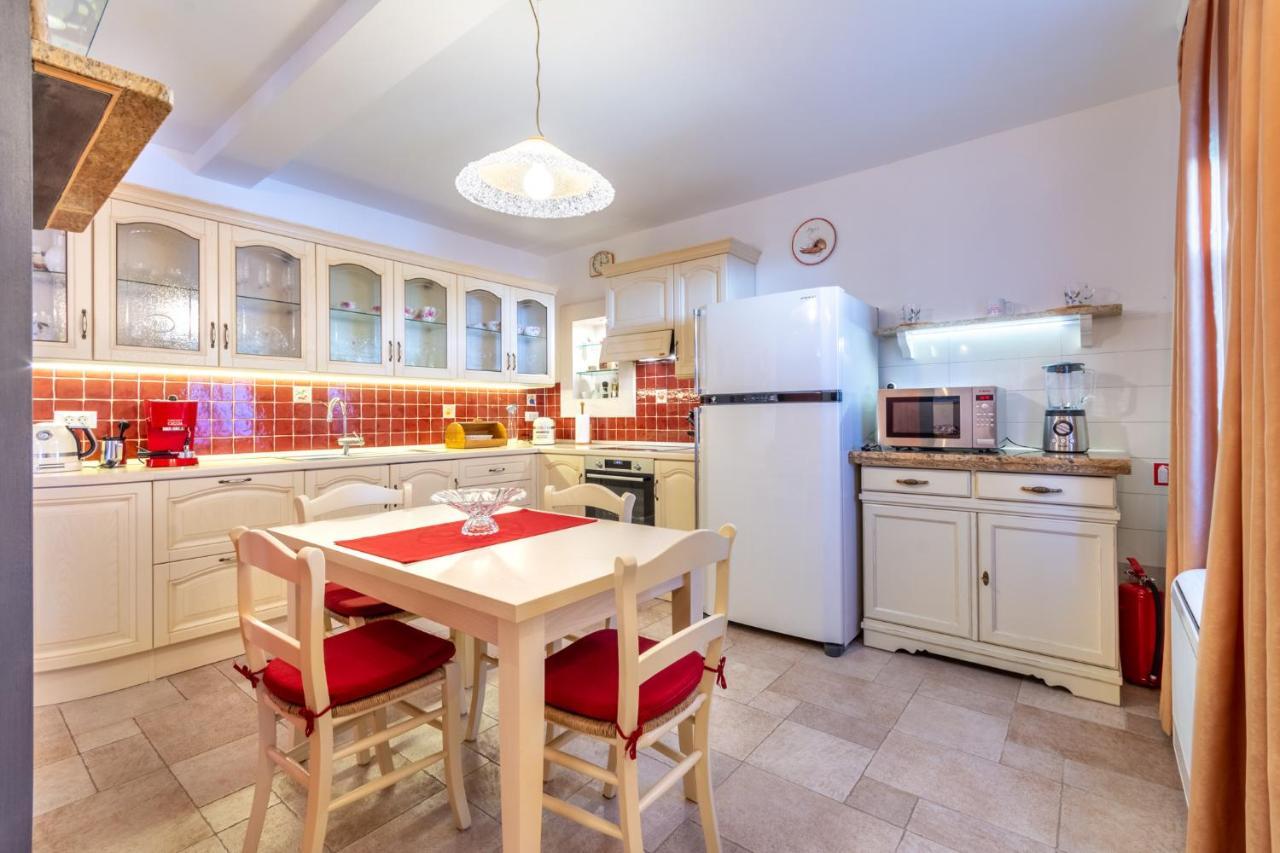 Apartments Villa Camellia - Adults Only Supetar Luaran gambar